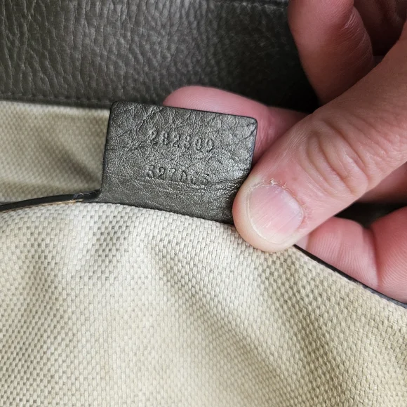 Authentic Gucci Pebbled Calfskin Medium Soho Shoulder Tote - Picture 6 of 16